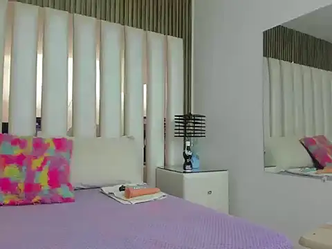 AmbarGills online show from October 10, 2025, 12:48 pm