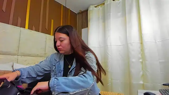 Snapshot of AmbarGills chatting on February 28, 2026, 1:01 pm AmbarGills online show from February 28, 2026, 1:01 pm