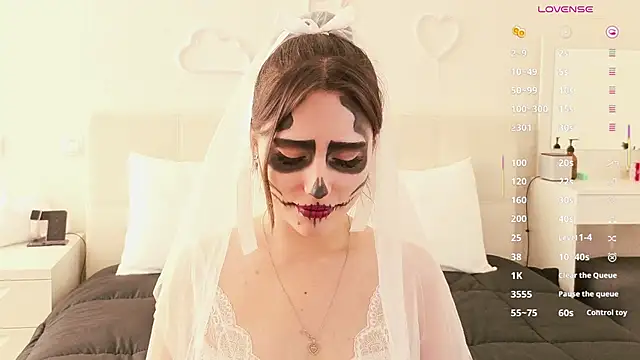 MoonliteDiva online show from October 31, 2025, 6:25 am