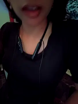 Snapshot of Royal_Shona chatting on November 7, 2025, 5:57 pm Royal Shona online show from November 7, 2025, 5:57 pm