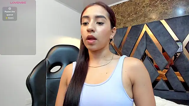 Vittoria Conti  online show from December 1, 2025, 5:40 pm