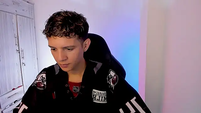 tylernova online show from May 5, 2026, 2:41 am