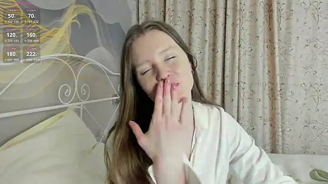 Snapshot of SunRinglein chatting on March 18, 2026, 6:44 pm SunRinglein online show from March 18, 2026, 6:44 pm