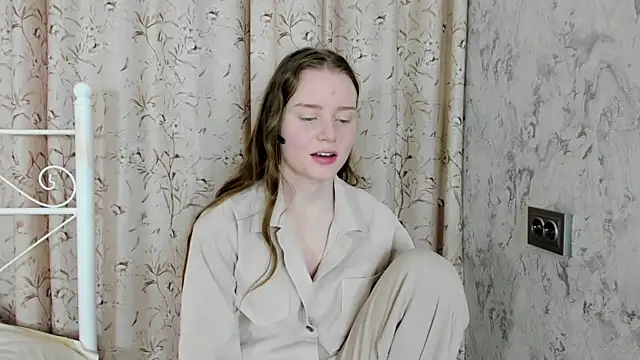 SunRinglein online show from May 4, 2026, 6:26 pm