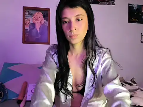 Snapshot of Adeline444 chatting on October 18, 2025, 12:02 am Adeline444 online show from October 18, 2025, 12:02 am