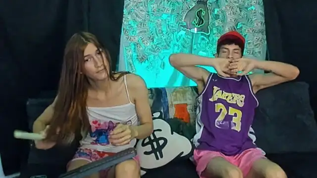 Pride couple online show from April 30, 2026, 12:33 pm
