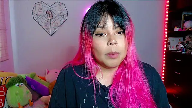 EllieMoonX online show from January 6, 2026, 8:45 pm