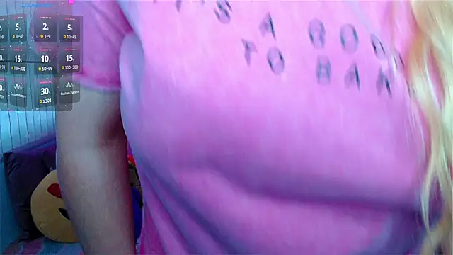 EllieMoonX online show from April 30, 2026, 10:47 pm