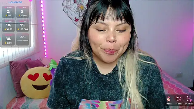 EllieMoonX online show from May 2, 2026, 10:37 pm