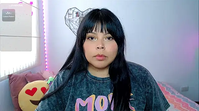 EllieMoonX online show from May 15, 2026, 9:33 pm