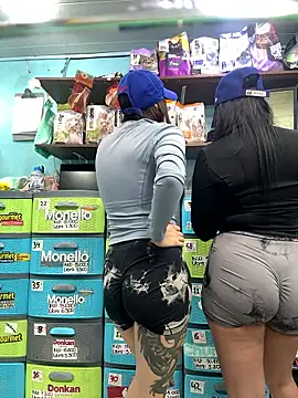 Snapshot of Lucy_699 chatting on January 18, 2026, 8:01 pm Lucy 699 online show from January 18, 2026, 8:01 pm