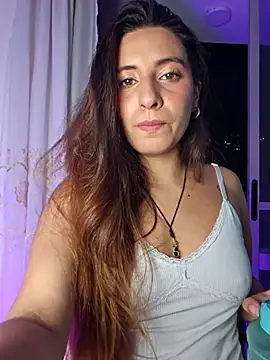 Meganthomson online show from April 29, 2026, 12:48 am