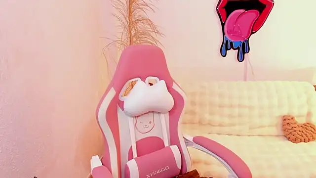 EmmaMyers1 online show from October 19, 2025, 12:00 am