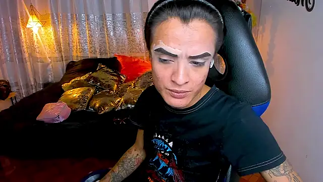 Snapshot of ZAMMIRA chatting on November 15, 2025, 10:59 pm ZAMMIRA online show from November 15, 2025, 10:59 pm