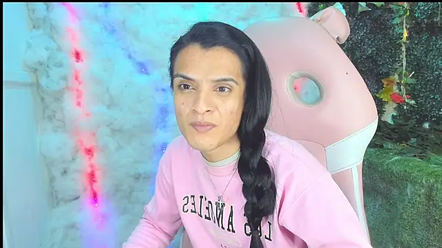 Snapshot of ZAMMIRA chatting on February 10, 2026, 5:22 am ZAMMIRA online show from February 10, 2026, 5:22 am