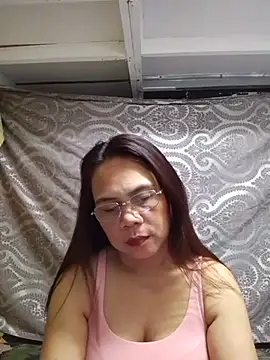 Snapshot of erma_joy chatting on June 3, 2026, 2:19 pm erma joy online show from June 3, 2026, 2:19 pm