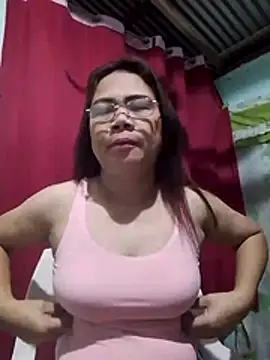 Snapshot of erma_joy chatting on July 4, 2026, 8:26 pm erma joy online show from July 4, 2026, 8:26 pm