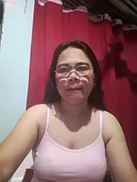 Snapshot of erma_joy chatting on July 9, 2026, 8:13 pm erma joy online show from July 9, 2026, 8:13 pm