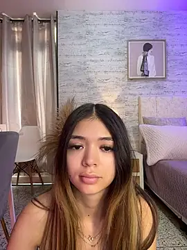 HoneyMollyX online show from June 11, 2026, 1:09 pm