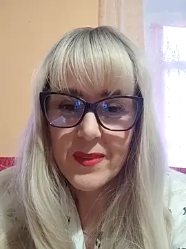 Amelialove42 online show from October 31, 2025, 1:56 pm