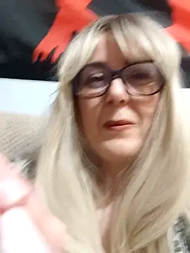 Amelialove42 online show from January 6, 2026, 6:55 pm