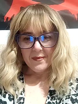Snapshot of Amelialove42 chatting on April 18, 2026, 7:58 pm Amelialove42 online show from April 18, 2026, 7:58 pm