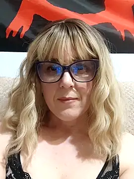 Snapshot of Amelialove42 chatting on April 19, 2026, 6:43 pm Amelialove42 online show from April 19, 2026, 6:43 pm