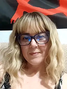 Snapshot of Amelialove42 chatting on April 22, 2026, 6:53 pm Amelialove42 online show from April 22, 2026, 6:53 pm