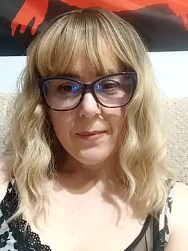 Snapshot of Amelialove42 chatting on April 30, 2026, 6:25 pm Amelialove42 online show from April 30, 2026, 6:25 pm