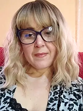 Snapshot of Amelialove42 chatting on May 8, 2026, 1:16 pm Amelialove42 online show from May 8, 2026, 1:16 pm