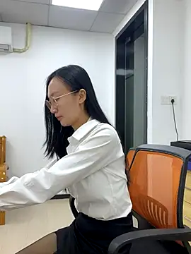 Winona88 online show from November 13, 2025, 2:10 am