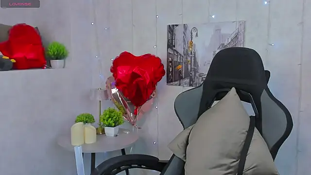 Renesmy Black online show from March 18, 2026, 12:03 am