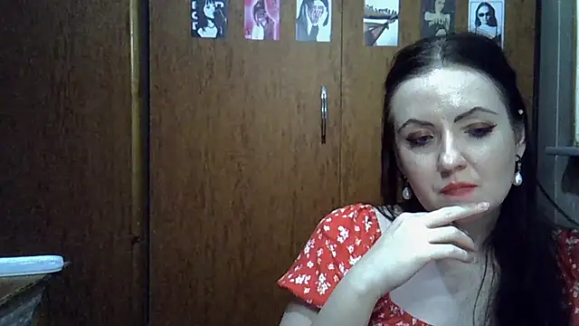 Snapshot of Kalorinn chatting on July 14, 2026, 7:52 pm Kalorinn online show from July 14, 2026, 7:52 pm