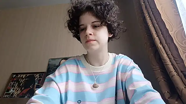 Snapshot of JesseniaHanney chatting on October 17, 2025, 8:06 am JesseniaHanney online show from October 17, 2025, 8:06 am