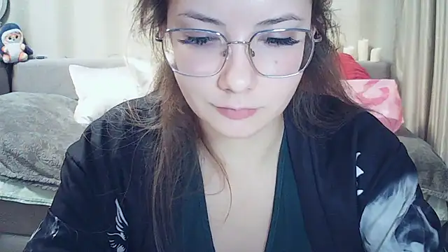 MoodieMira online show from March 4, 2026, 3:40 pm