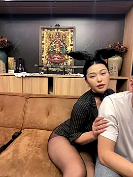 zhenzhen666 online show from November 6, 2025, 3:57 pm