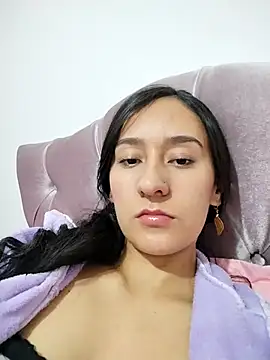 Snapshot of Candyblazz chatting on October 18, 2025, 3:42 am Candyblazz online show from October 18, 2025, 3:42 am