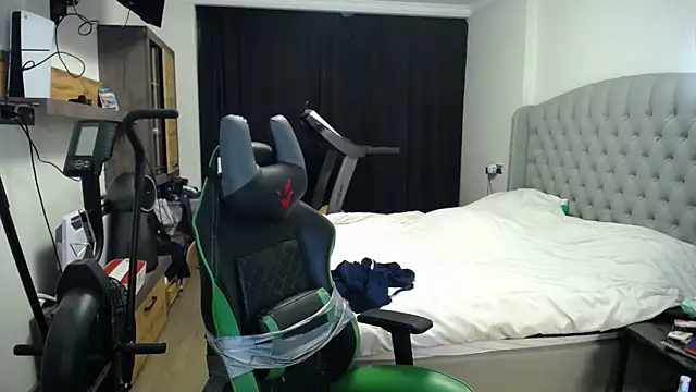 Snapshot of sugar_baby_twunk chatting on October 12, 2025, 3:16 am sugar baby twunk online show from October 12, 2025, 3:16 am