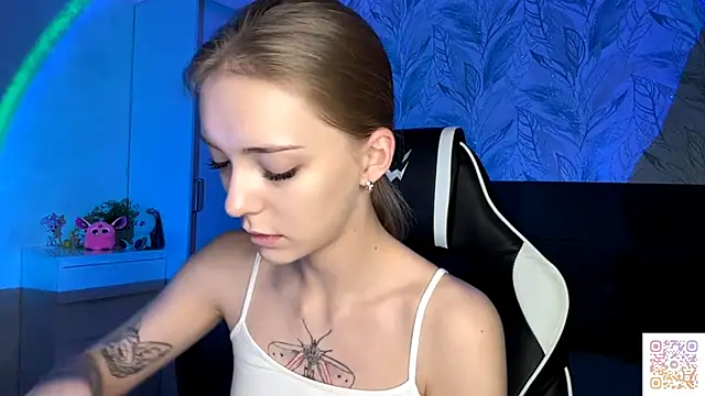 EvaPeace online show from November 16, 2025, 5:07 pm