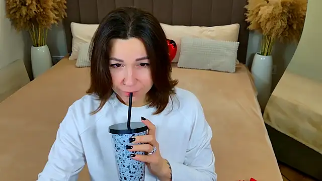 Snapshot of EdenSolis chatting on March 8, 2026, 9:24 am EdenSolis online show from March 8, 2026, 9:24 am