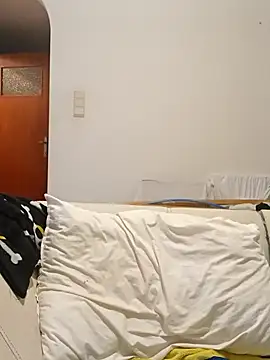 labellerose online show from February 11, 2026, 6:02 pm