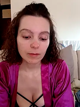 Snapshot of labellerose chatting on April 1, 2026, 5:10 pm labellerose online show from April 1, 2026, 5:10 pm