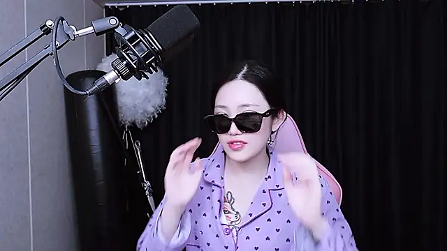 MISA 02 online show from November 17, 2025, 2:12 pm