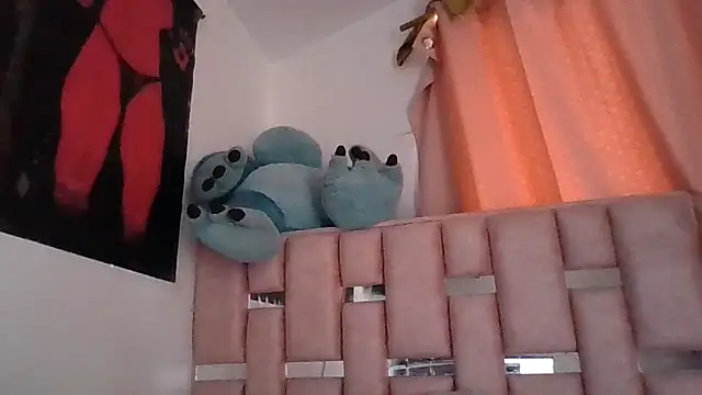 abby moss 2 online show from November 11, 2025, 1:11 pm