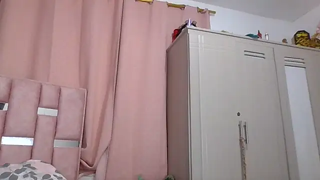 abby moss 2 online show from December 4, 2025, 9:29 am