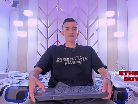 Ethan Boy  online show from February 3, 2026, 8:14 pm