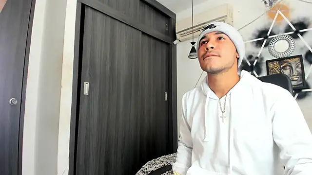 Snapshot of jhapsson_wong chatting on October 10, 2025, 2:49 pm jhapsson wong online show from October 10, 2025, 2:49 pm