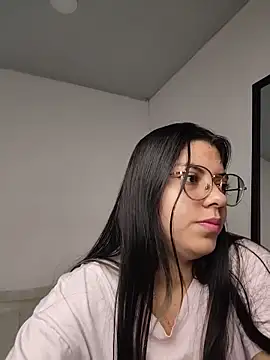 Snapshot of harper_ks chatting on May 22, 2026, 2:08 am harper ks online show from May 22, 2026, 2:08 am