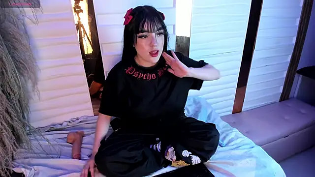 bubble  angel   online show from November 18, 2025, 11:58 am