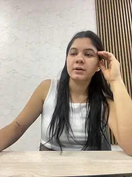 emma jak online show from October 12, 2025, 3:22 pm
